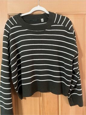 Tahari Olive Green & White Striped Crewneck Sweater